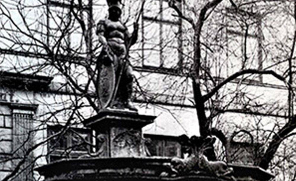 Geschichte 3 elbmeile minerva brunnen 1 8ee9e589 - Elbmeile Hamburg
